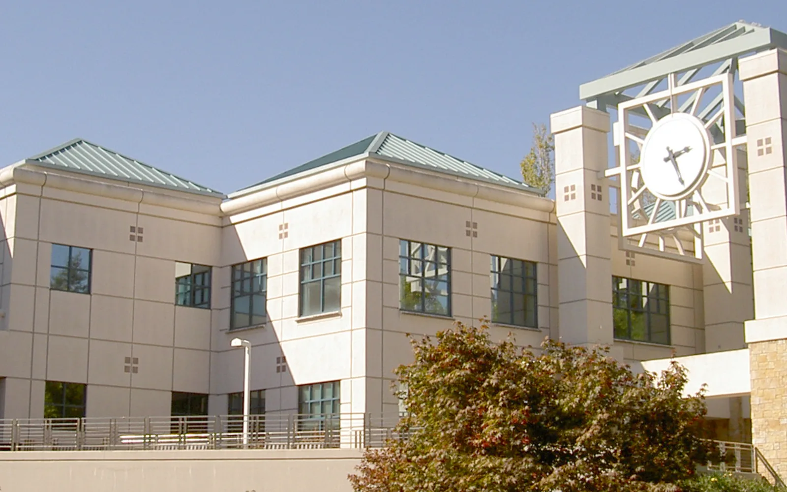 Jean & Charles Schulz Information Center library building at Sonoma State University in Rohnert Park